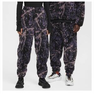 Nike ACG 'Canwell Glacier'
Therma-FIT ADV Windproof Trousers.